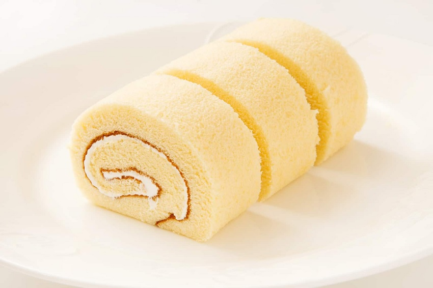 Banh bong lan cuon mem min vang uom nam trong cac loai ngot banh de lam tai nha thom ngon va hap dan

